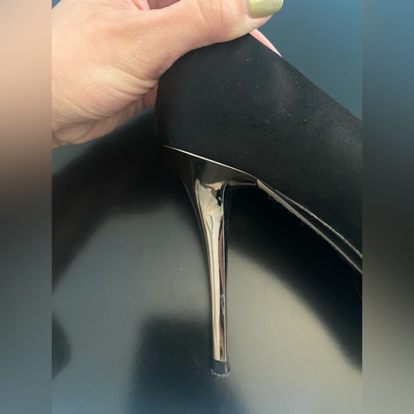 Salvatore Ferragamo Peep Toe Heel - Picture 3 of 9